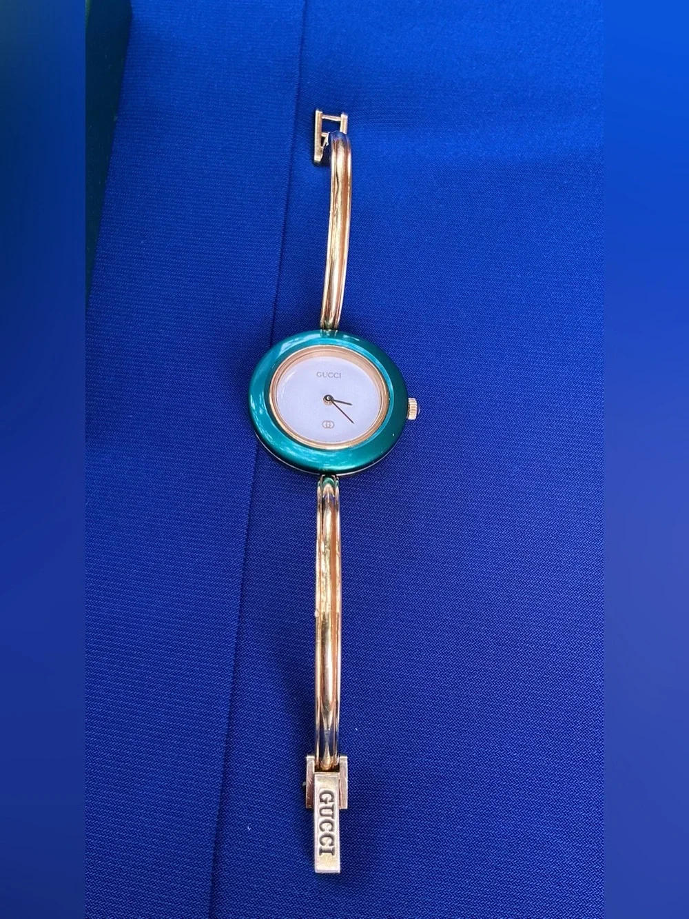 Authentic GUCCI bangle watch with Interchangeable Bezels❤️💙💛💚🖤